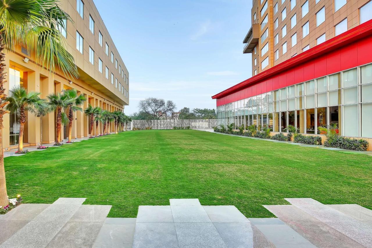 Radisson Red Chandigarh Mohali Exterior photo